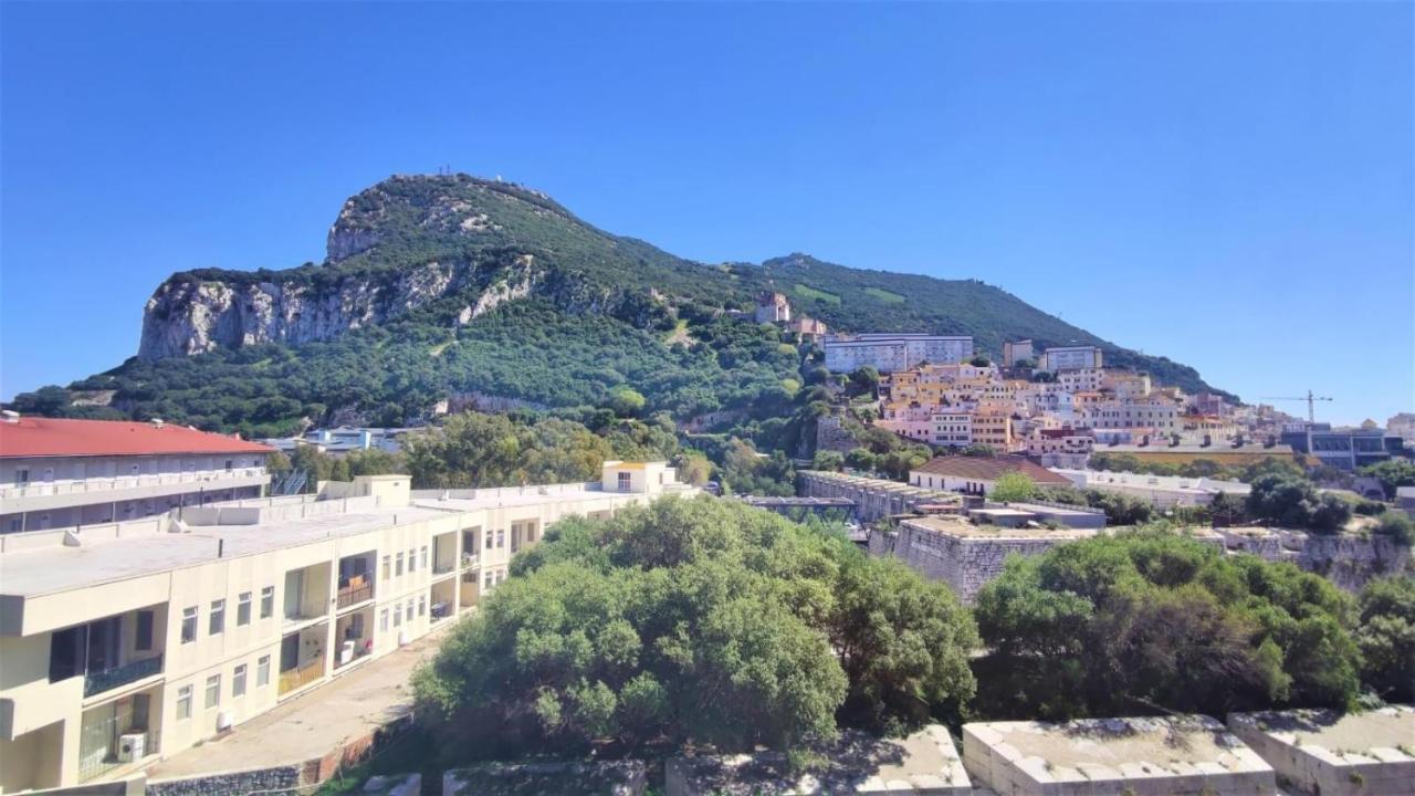 Swimming Pools Apartment In Ocean Village - 2 Bed 2 Bath Rock View Gibraltar Eksteriør billede