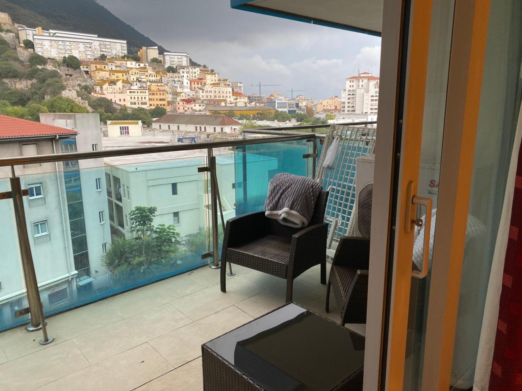Swimming Pools Apartment In Ocean Village - 2 Bed 2 Bath Rock View Gibraltar Eksteriør billede